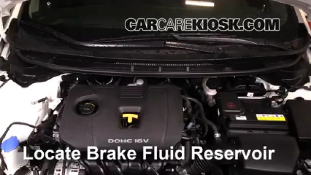 2017 Kia Forte LX 2.0L 4 Cyl. Liquide de frein Contrôler le niveau de liquide de frein